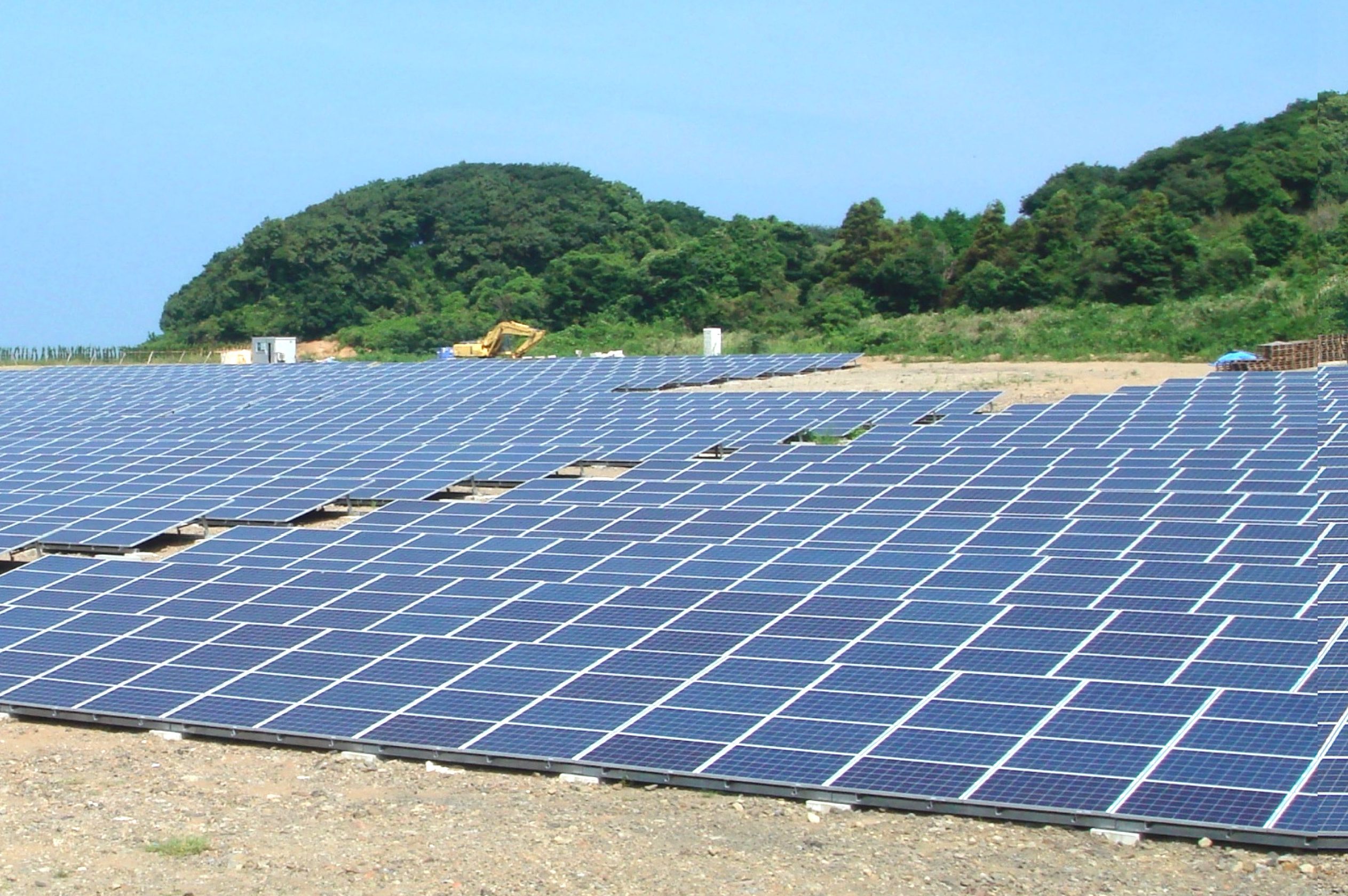 長崎県西海市<br />
システム容量：2,637.6kW